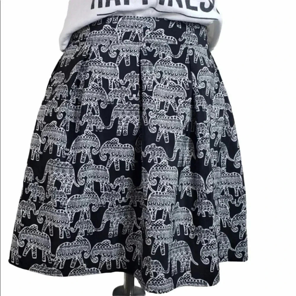 Aeropostale L black/white Elephant skater skirt